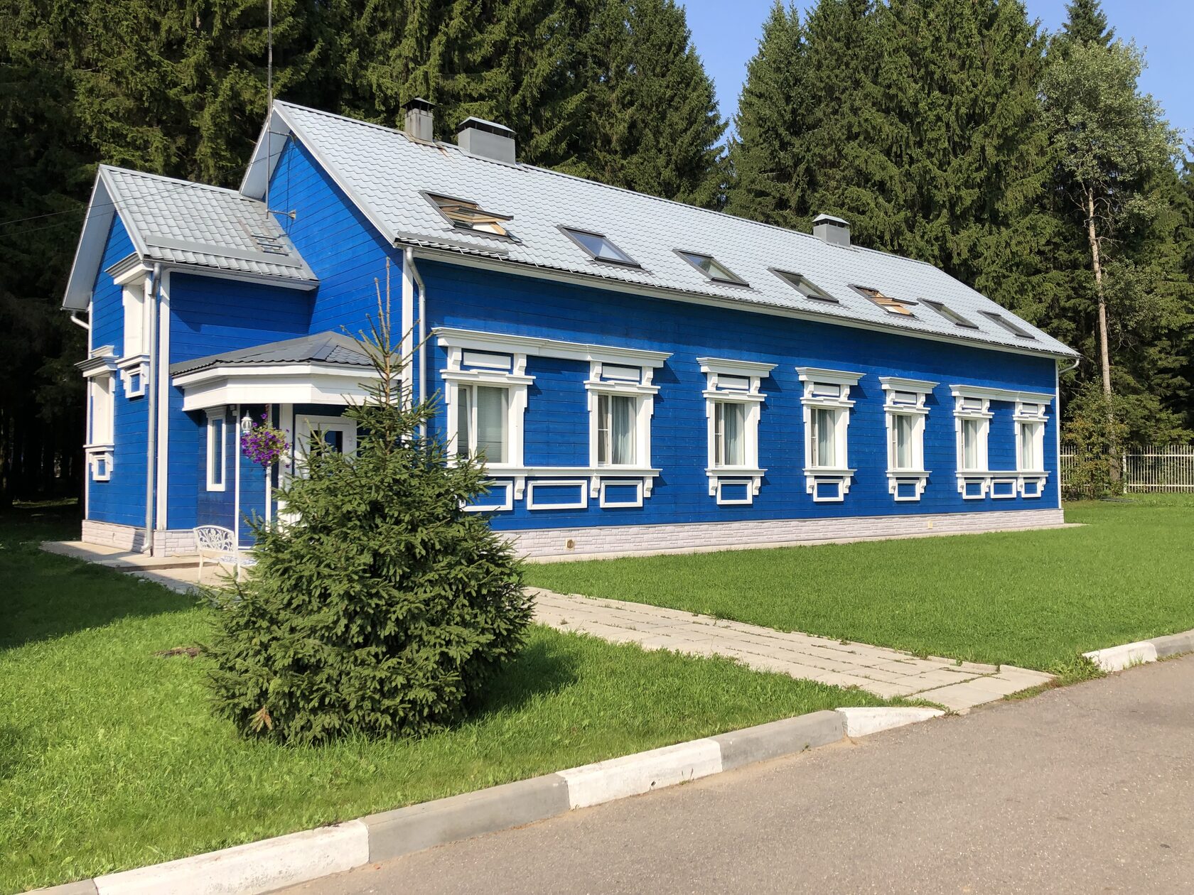 Торбеево озеро сайт. Парк отель Торбеево озеро Сергиев Посад. Отель Торбеево озеро. Торбеево база отдыха Сергиев Посад. Ярославское шоссе озеро Торбеево.