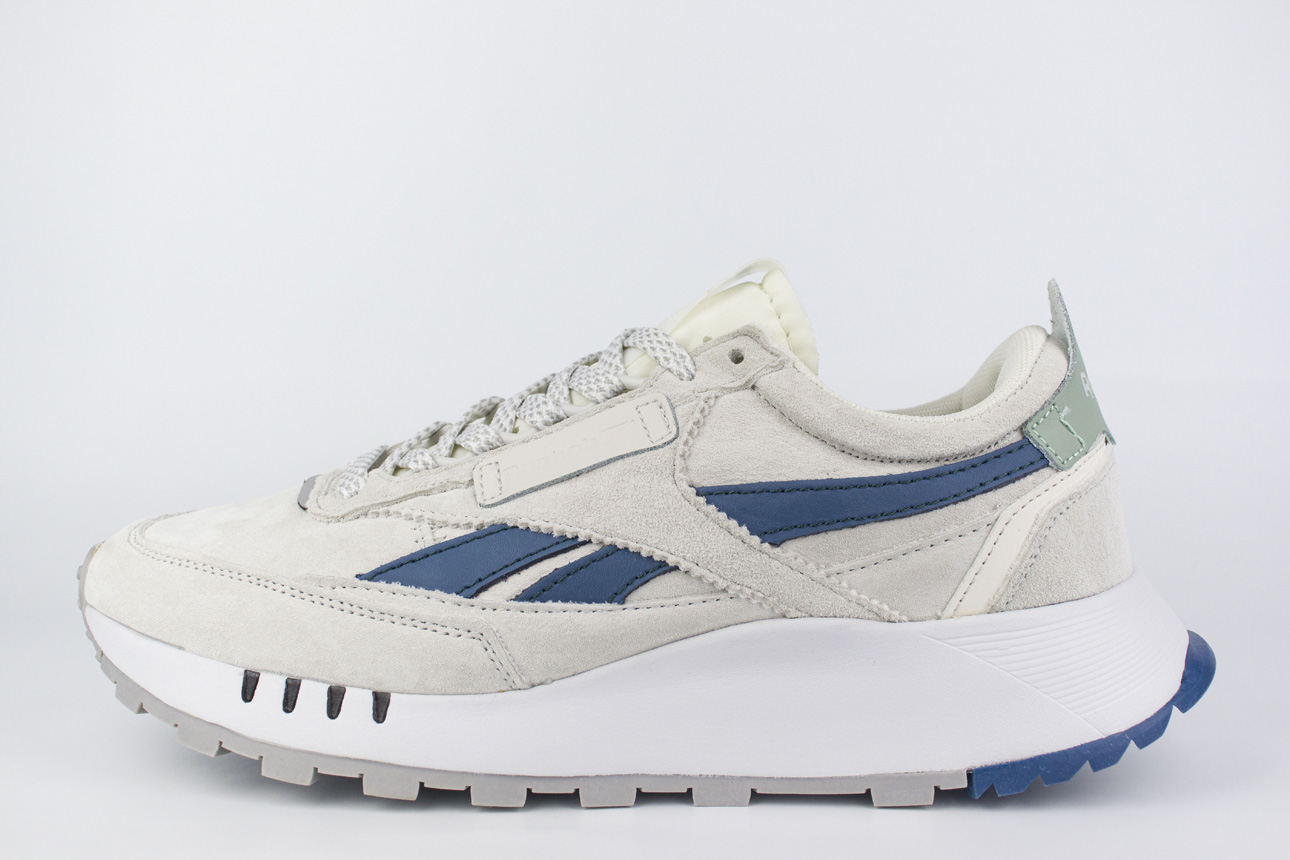 Legacy Suede White/Blue чаще выбирают клиенты