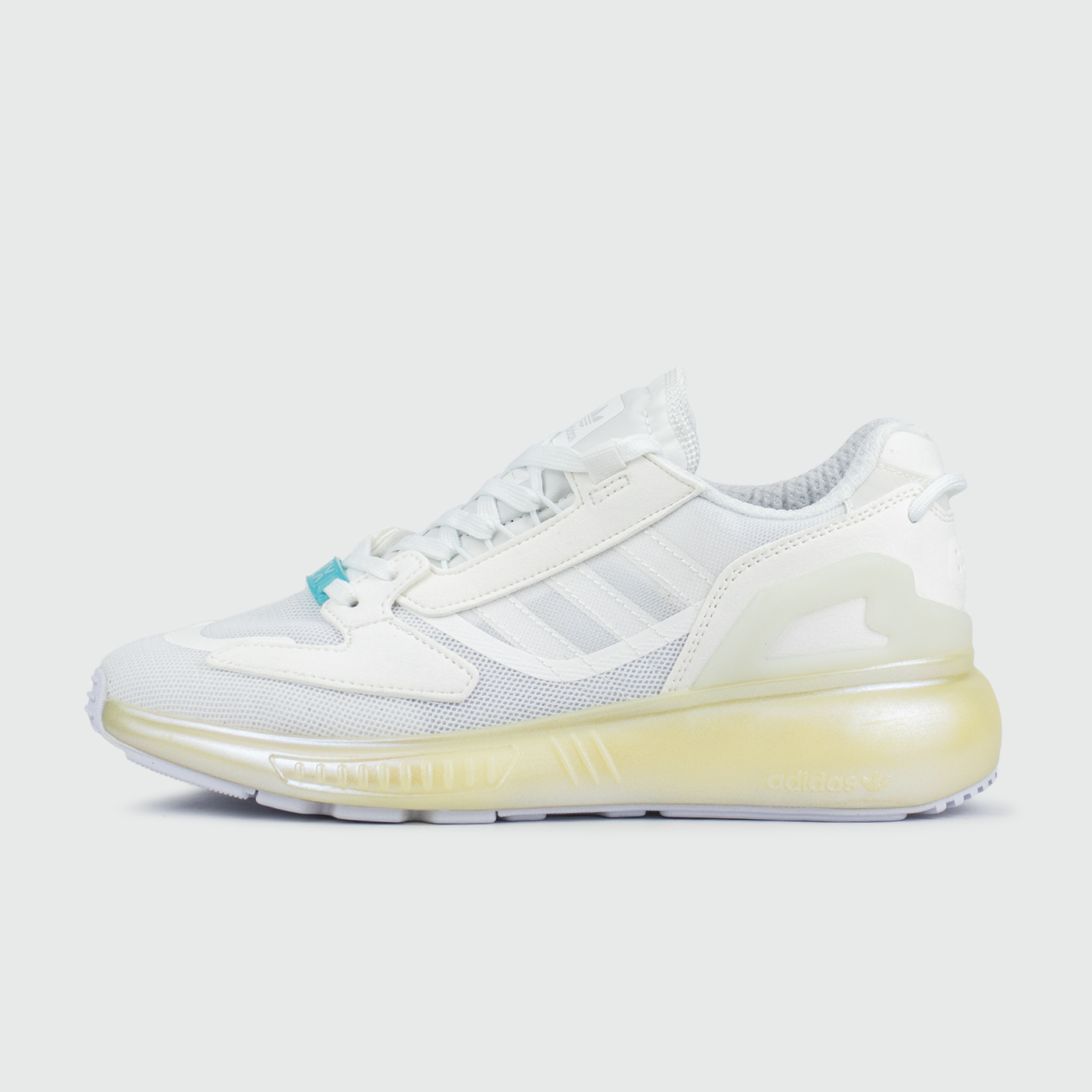 ZX 5K Boost All White чаще выбирают клиенты