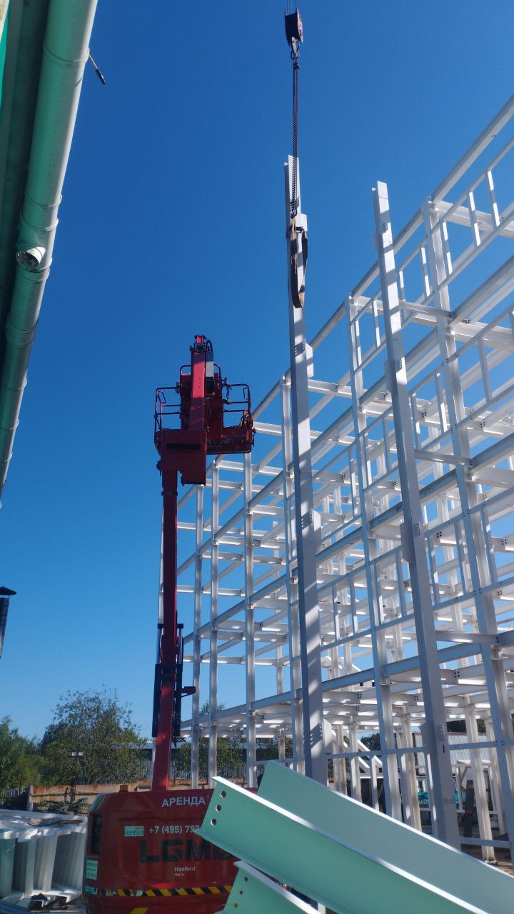 Монтаж и сварка металлического каркаса склада в Москве