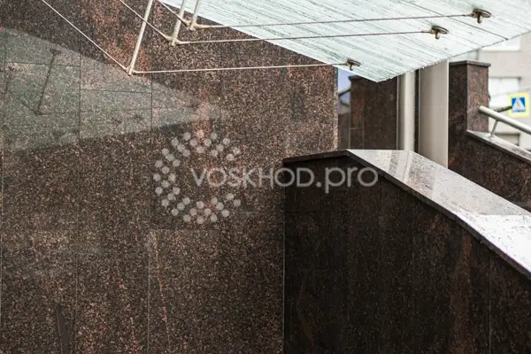 Гранитная плитка полированная из гранита облицовка фасад Балтийский гранит оптом москва