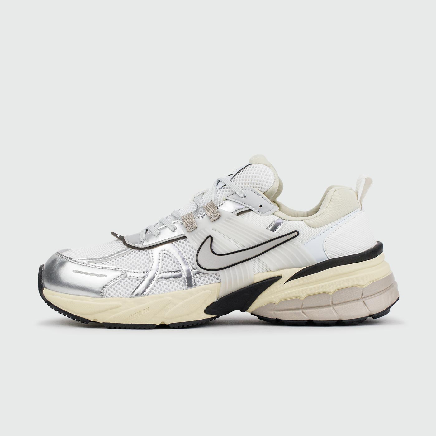 V2K Run White Silver Beige Wmns чаще выбирают клиенты