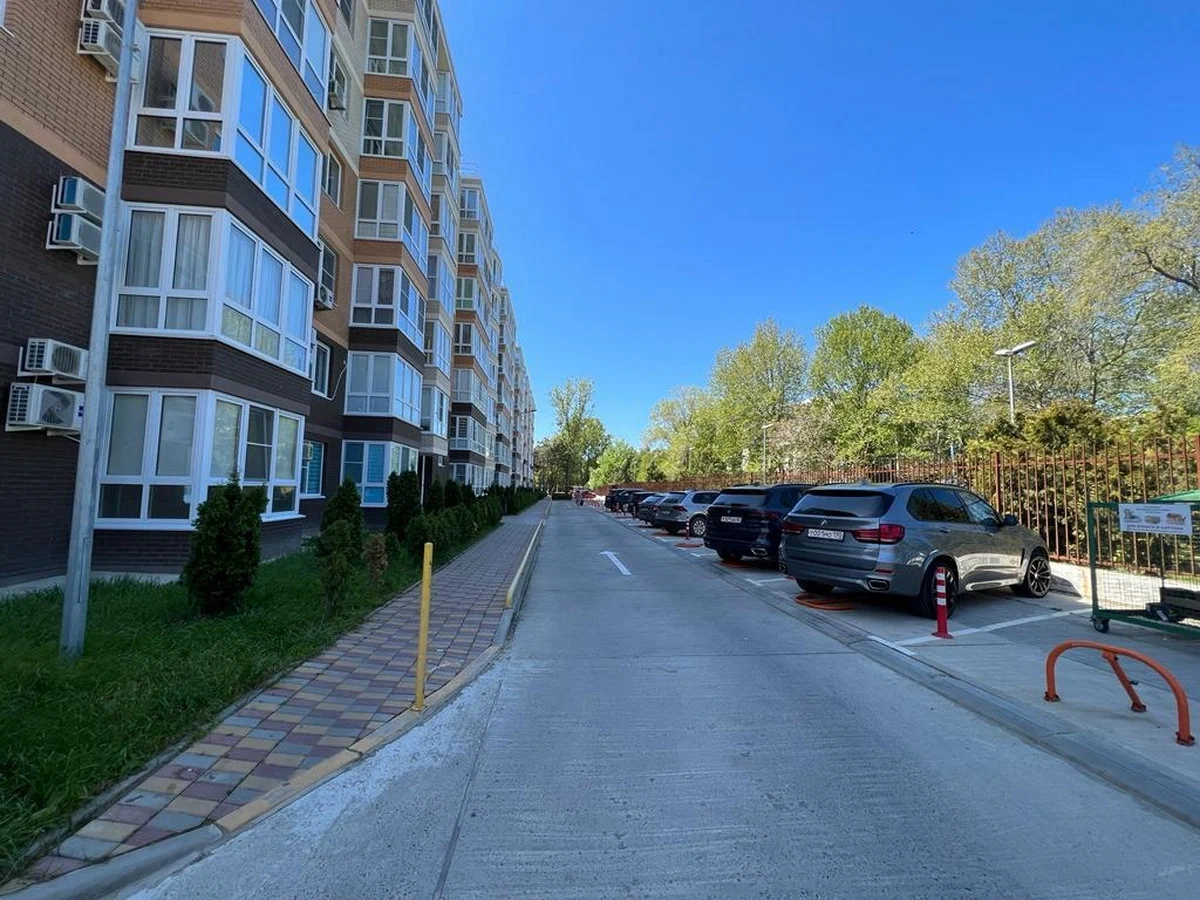 парковка апарт-отеля Кавказ