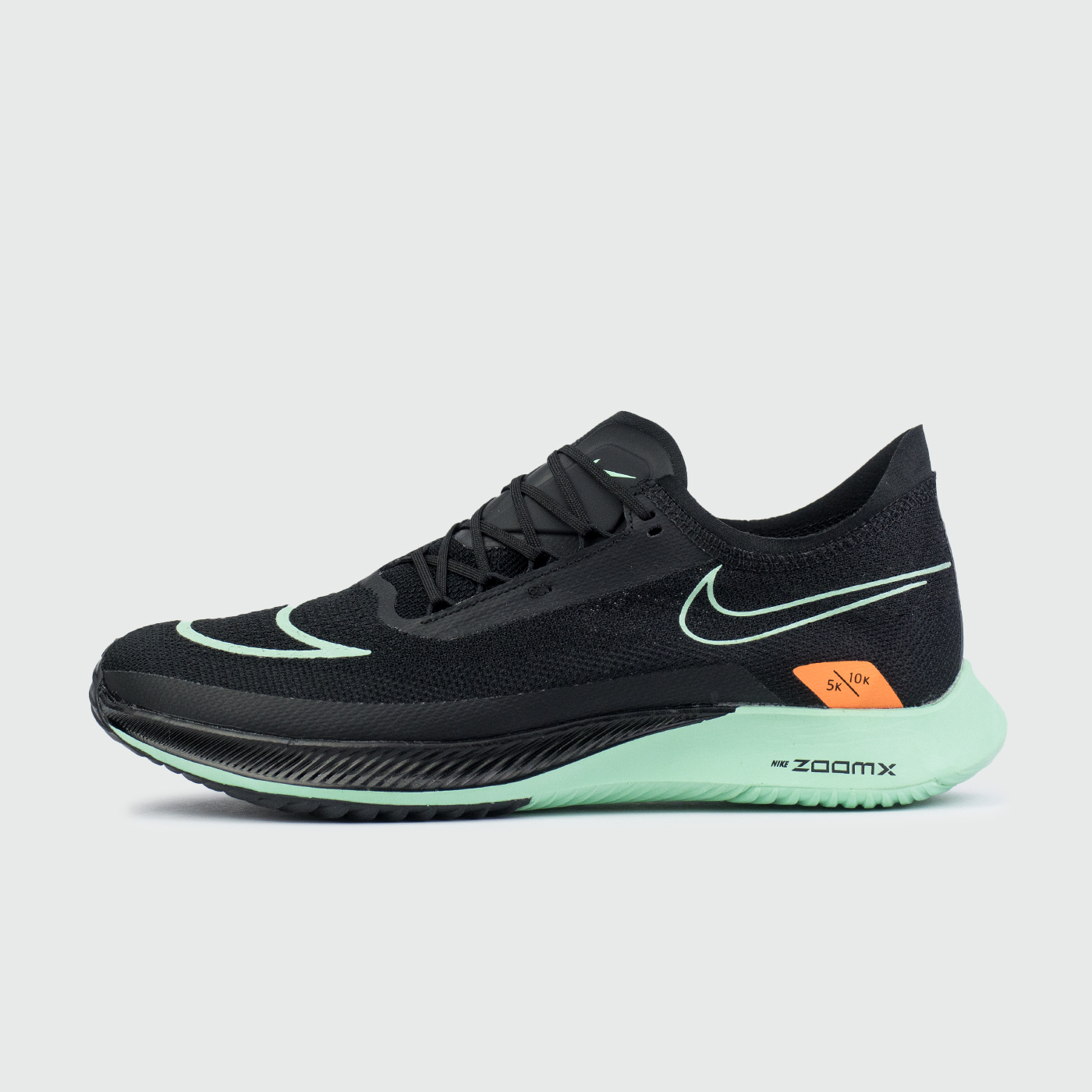 Zoomx Streakfly Black/Green чаще выбирают клиенты