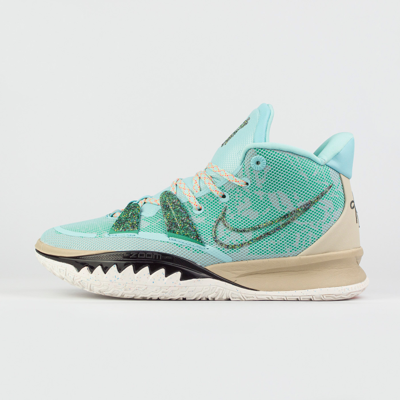 Kyrie 7 Copa чаще выбирают клиенты