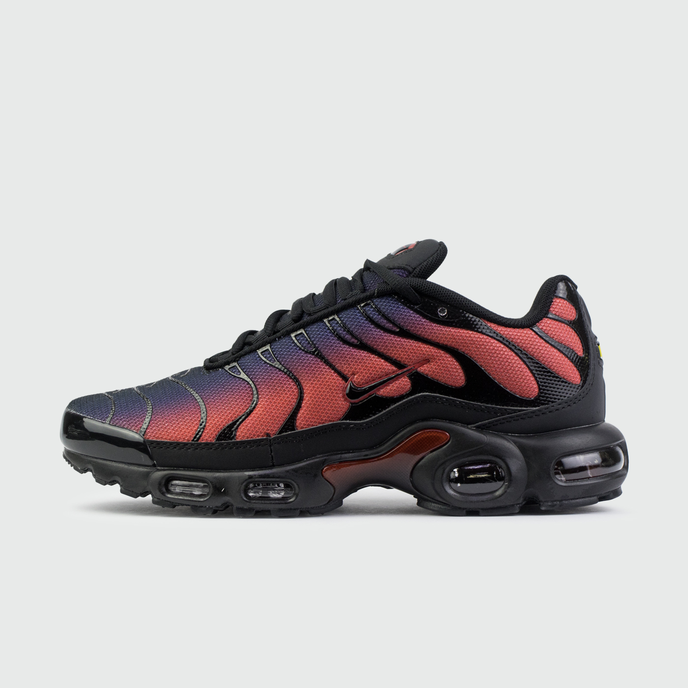 Air Max Plus Tn Red Black Gradient чаще выбирают клиенты