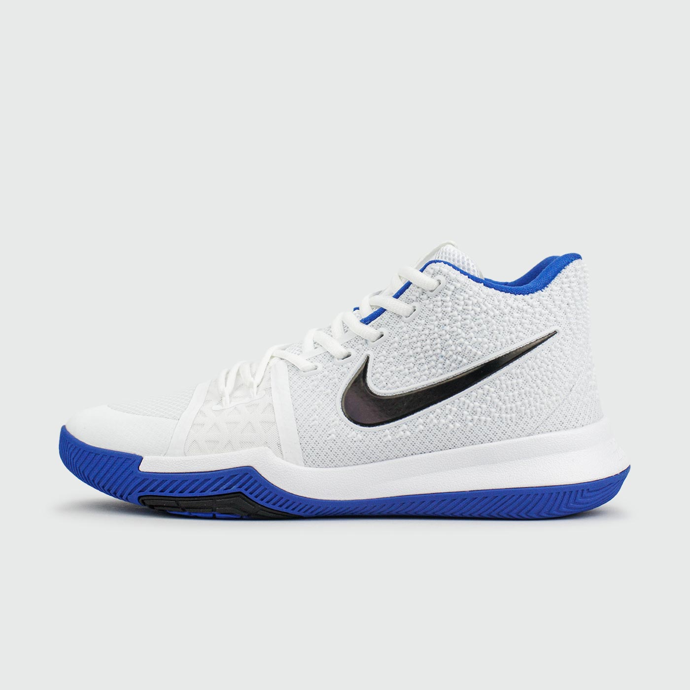 Kyrie 3 White Blue чаще выбирают клиенты