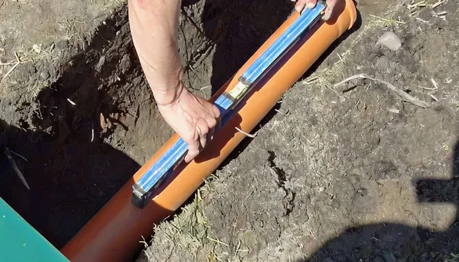 Несоблюдение уклона трубы Несоблюдение уклона трубы