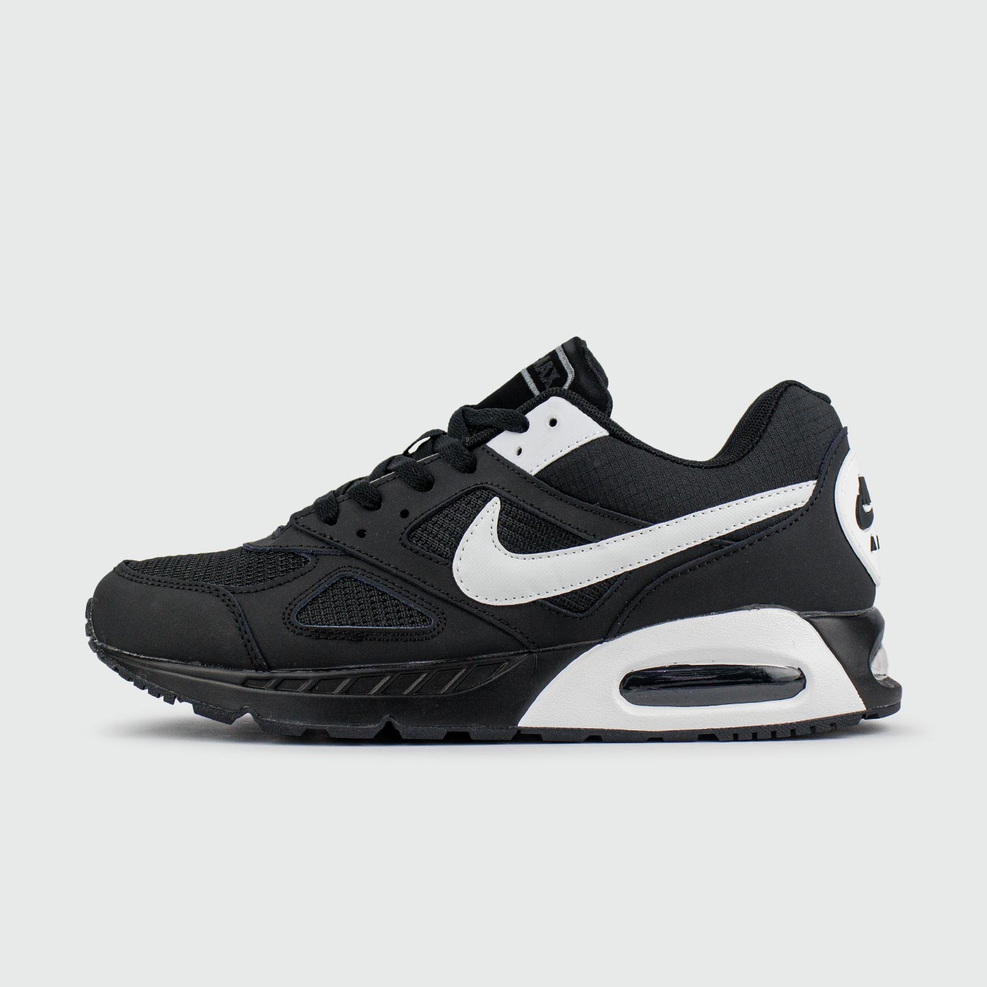 Air Max IVO Black White чаще выбирают клиенты