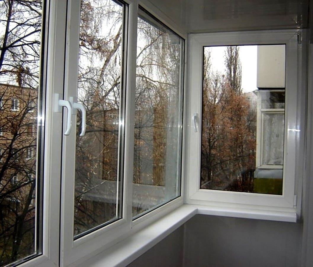 Теплое остекление балконов и лоджий окнами ПВХ