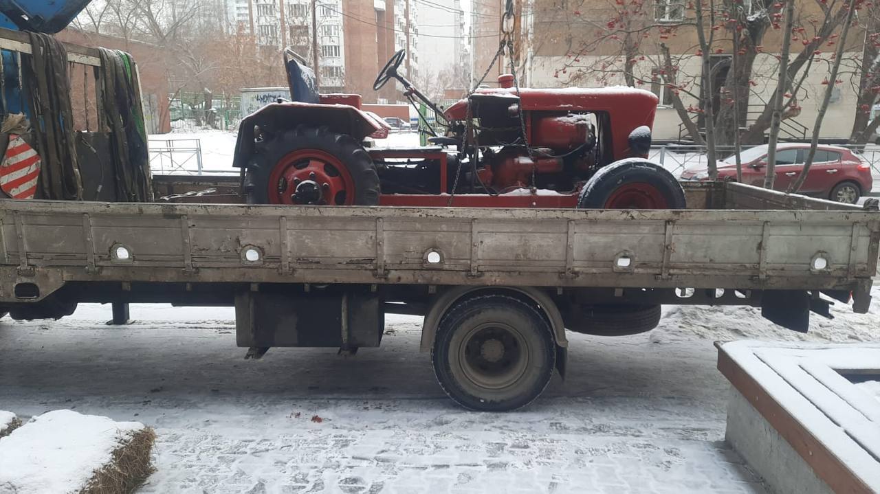 Перевозка трактора на самогрузе Новосибирск