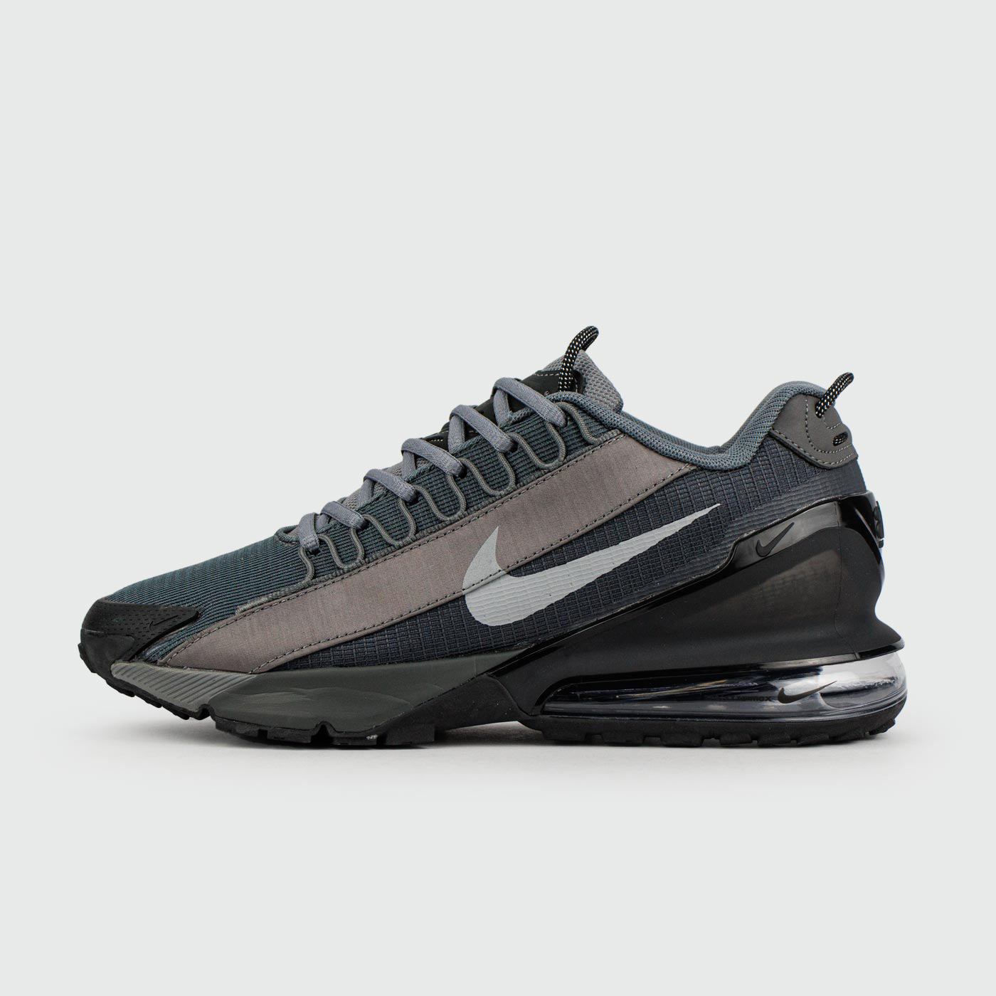 Air Max Pulse Roam Dark Grey чаще выбирают клиенты