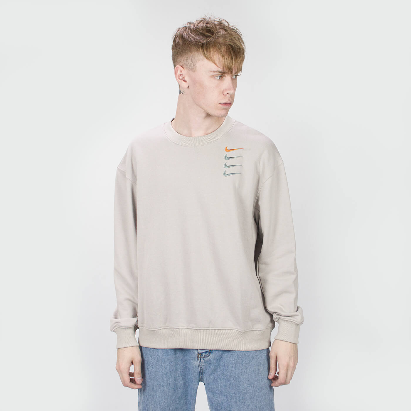 4 Swoosh Grey чаще выбирают клиенты