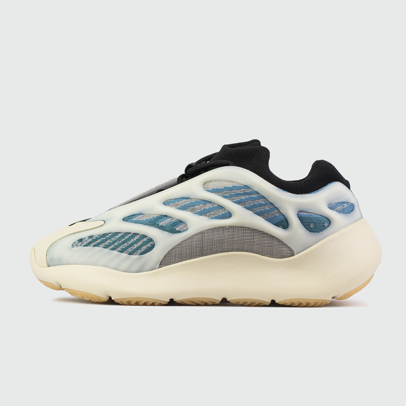 Yeezy Boost 700 v3 Wmns Kyanite чаще выбирают клиенты