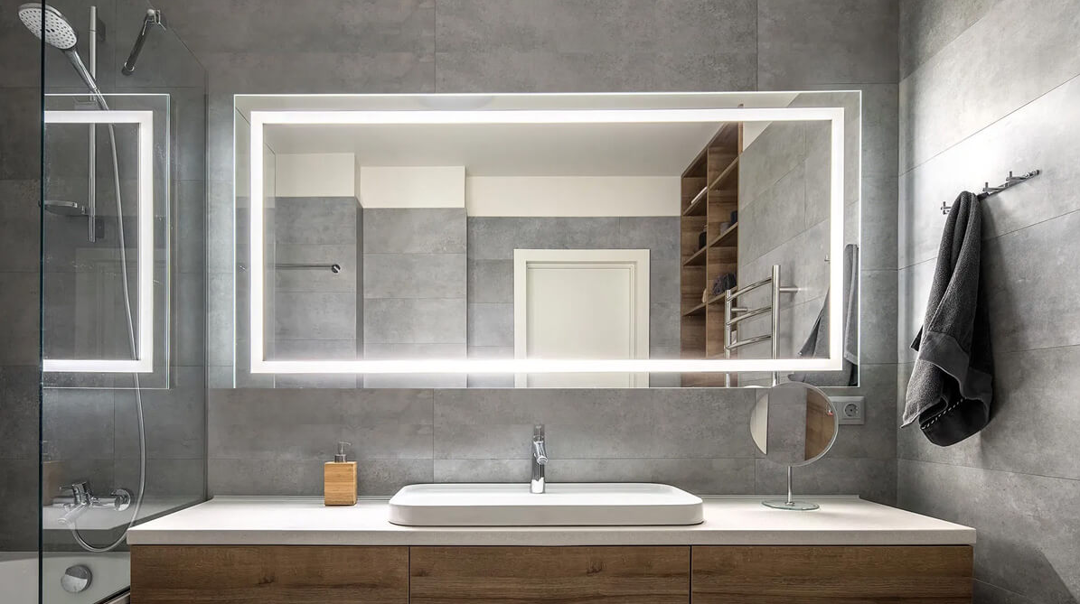 премиальная ванная комната с огромным зеркалом