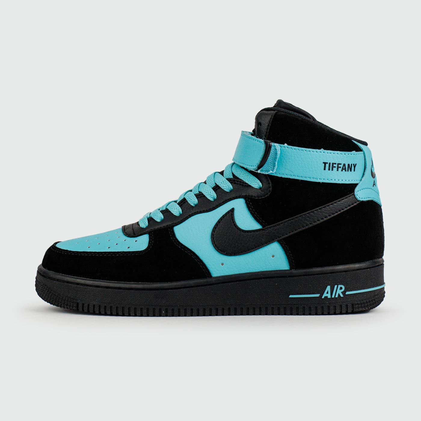 Air Force 1 Mid Tiffany Blue чаще выбирают клиенты