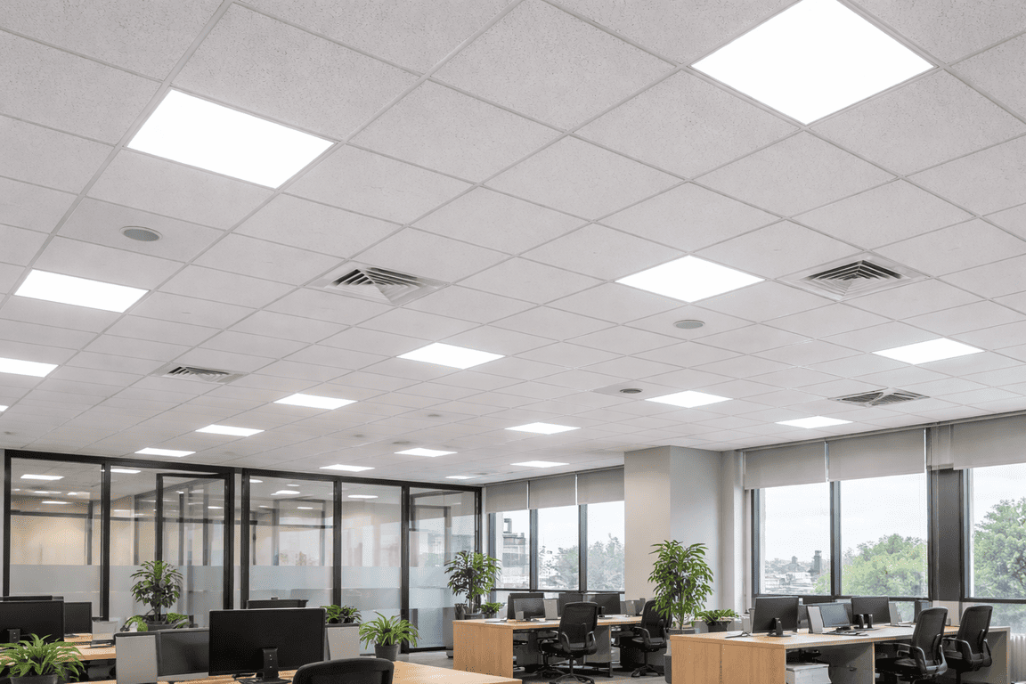 натяжной потолок с точечными светильниками с точечными светильниками