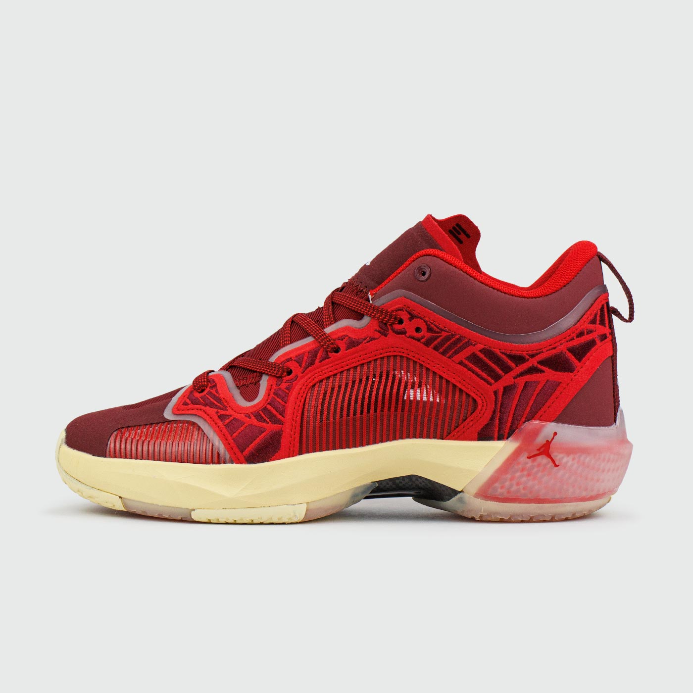 37 Low Red Cream чаще выбирают клиенты