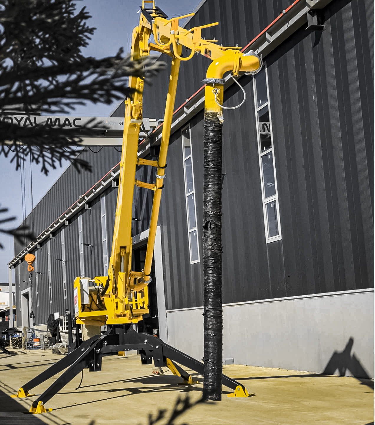 Мультивольтажная штукатурная станция PowerMix в работе