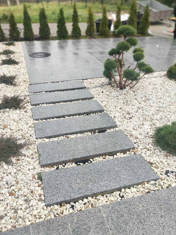 Гранитные плиты пошаговые пошаговая плита Санарский серый уральский гранит хауки оптом москва