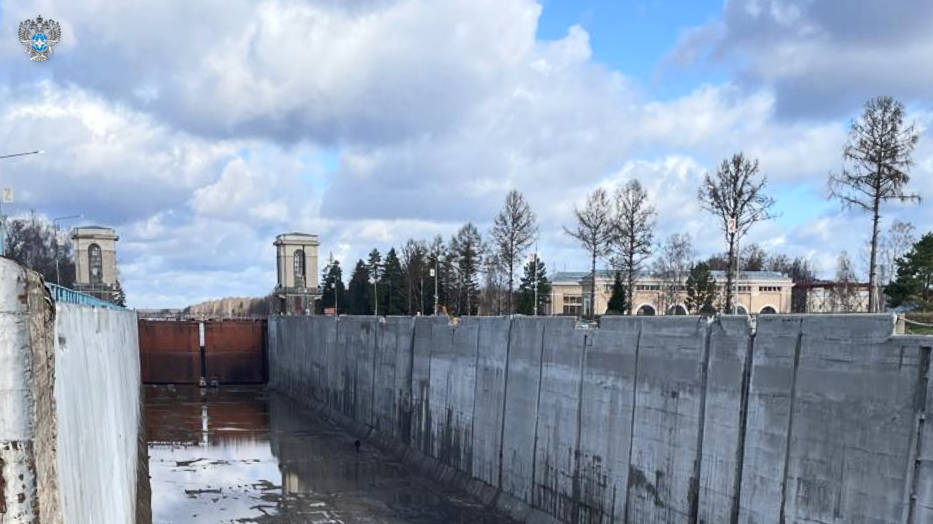 На гидроузле №2 канала им. Москвы завершены работы по реконструкции камеры шлюза
