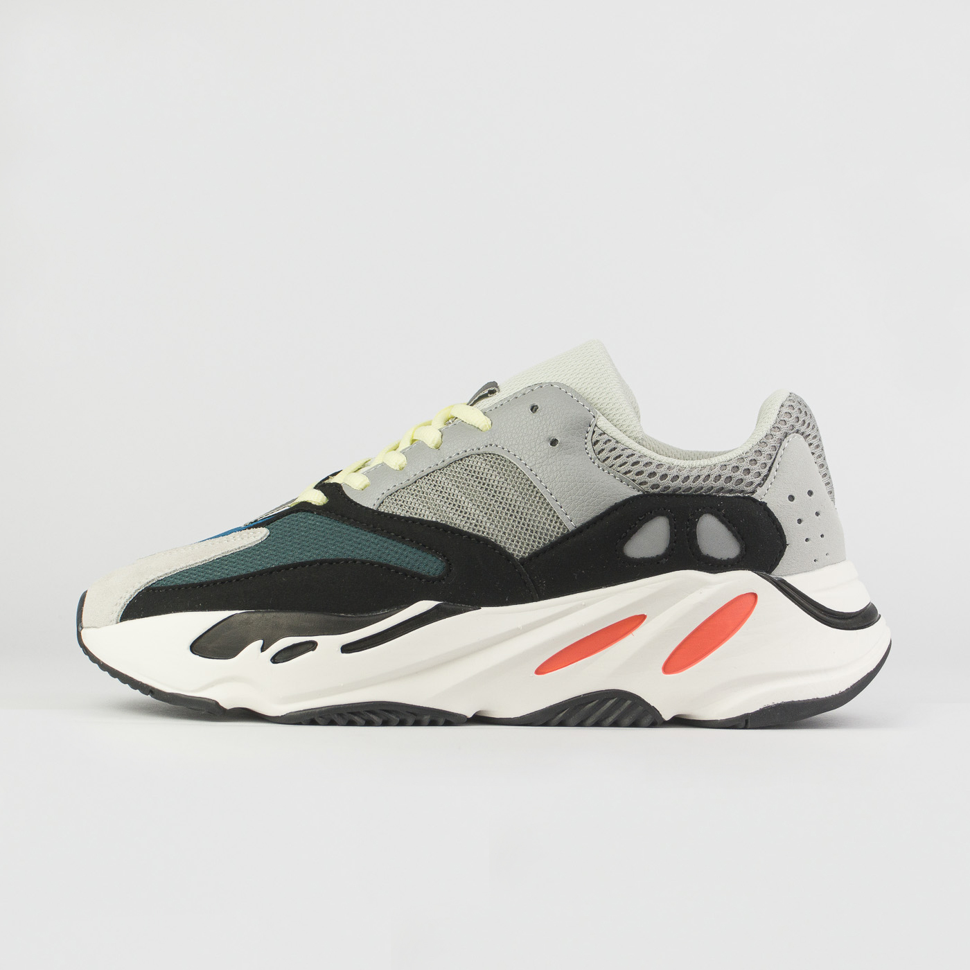 Yeezy Boost 700 Wave Runner new чаще выбирают клиенты