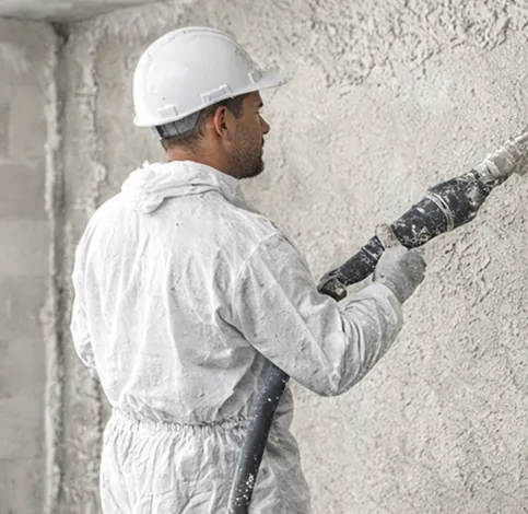 alt="Штукатурка стен для подготовки под чистовую отделку"