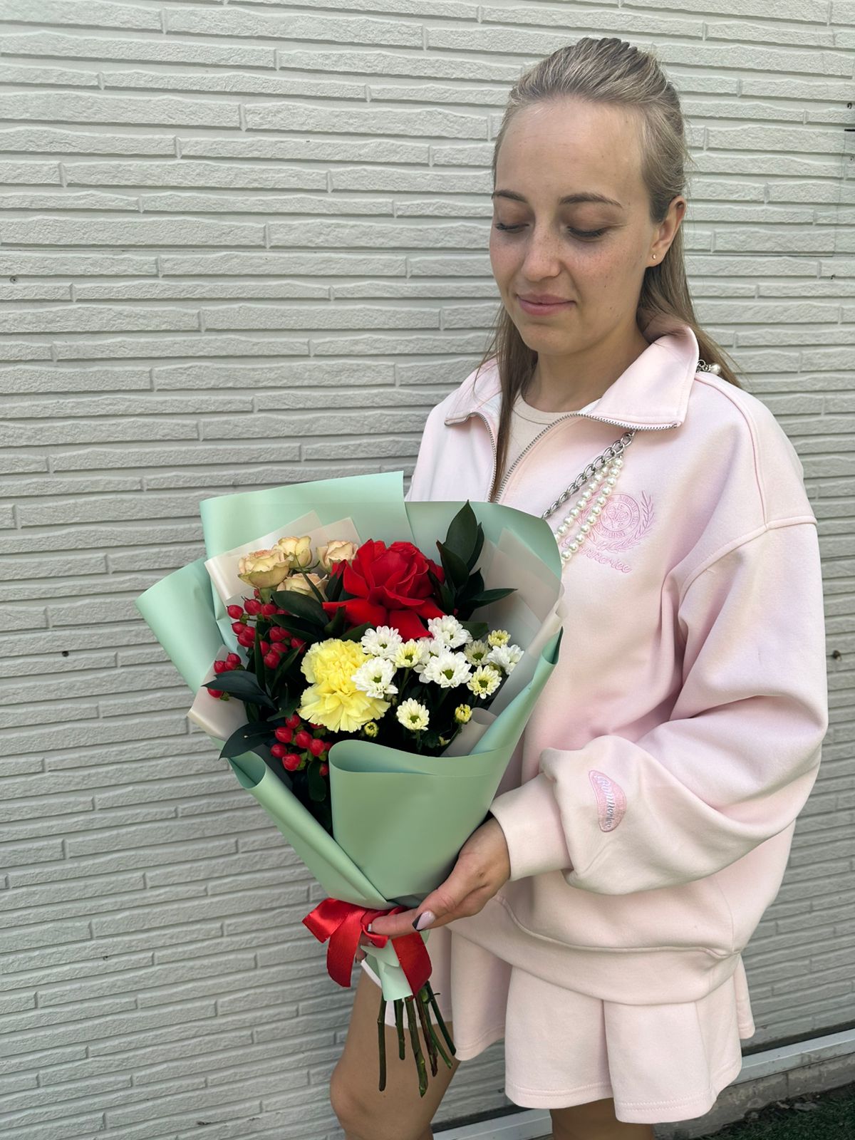 Букет цветов "Волшебная палитра". Доставка цветов в Южно-Сахалинске. Цветочная мастерская Лейка.