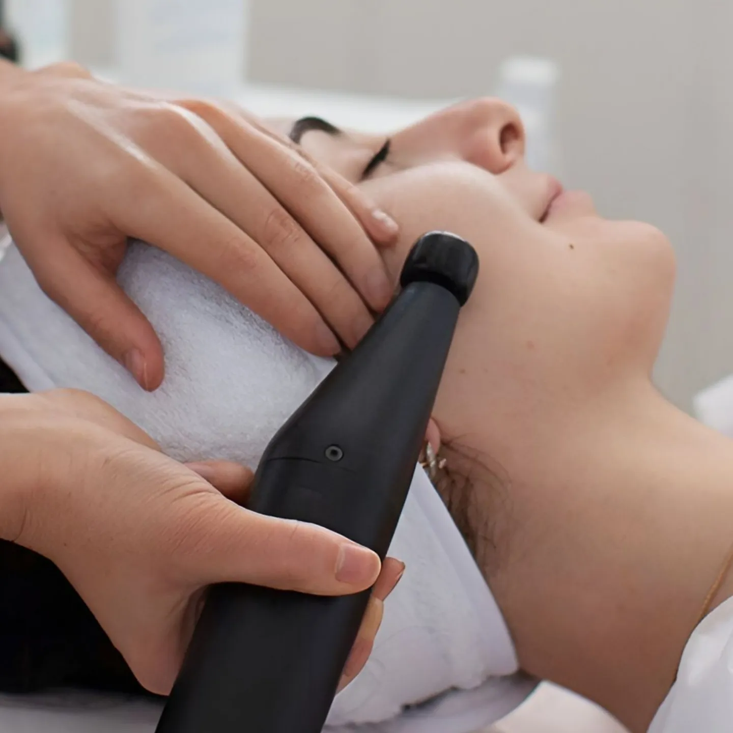 Аппаратный массаж лица от центра Миоритм Тюмень