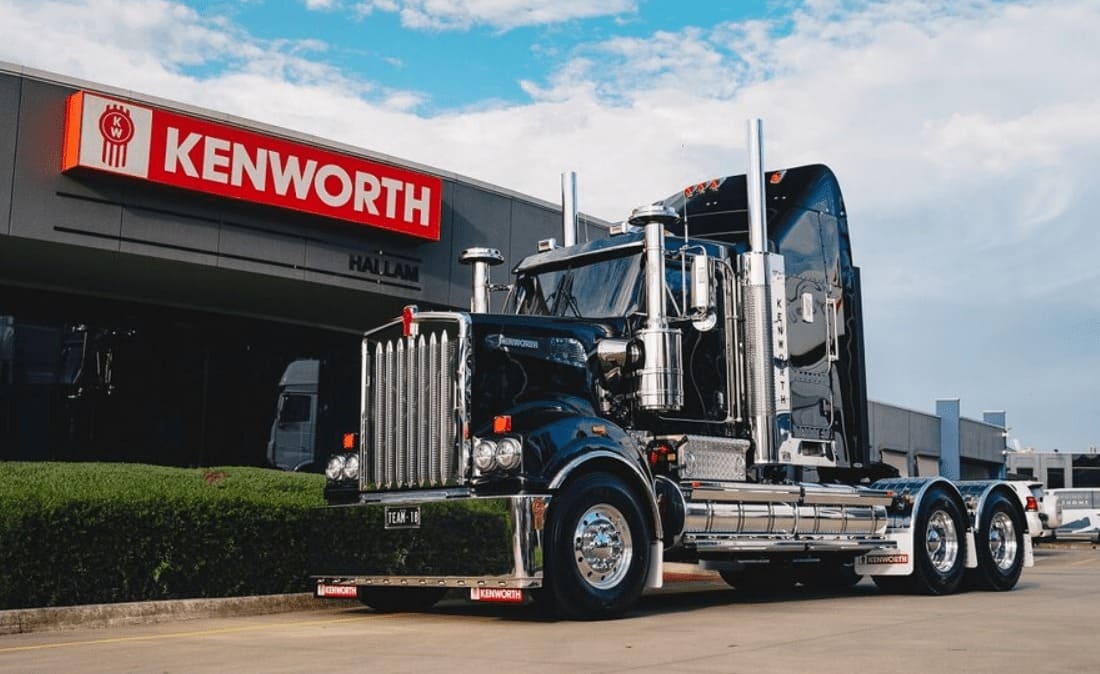 Эвакуатор Kenworth T909, тягач