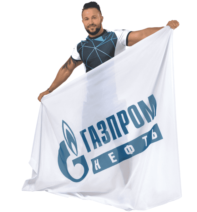Флаг с логотипом у метро Гагаринская, г. Новосибирск