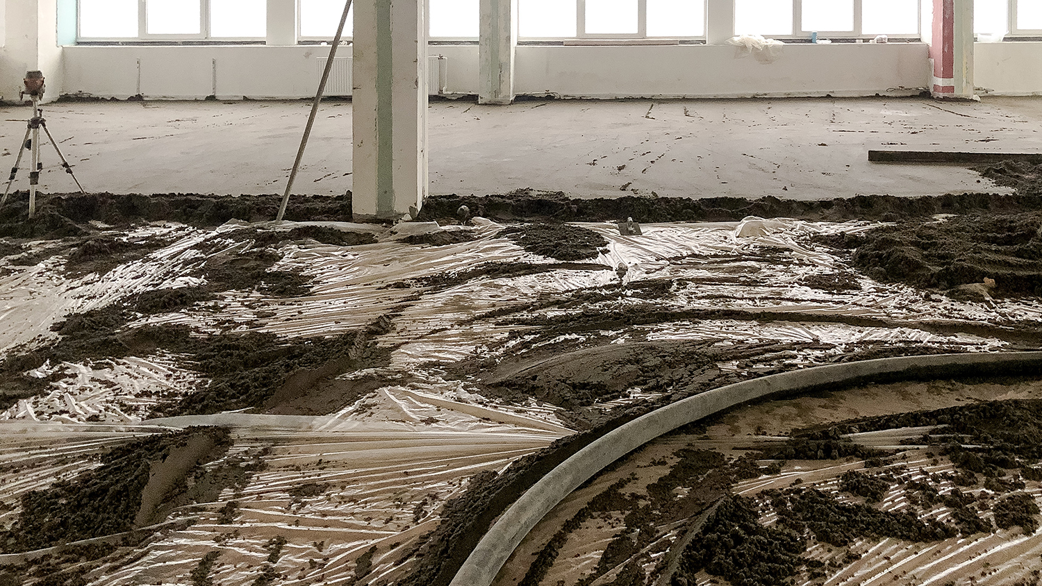 Полусухая механизированная стяжка пола в квартирах и апартаментах