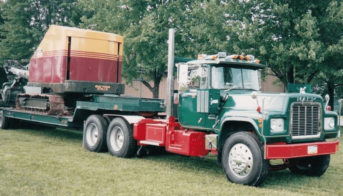 Эвакуатор MACK R700, тягач, трал