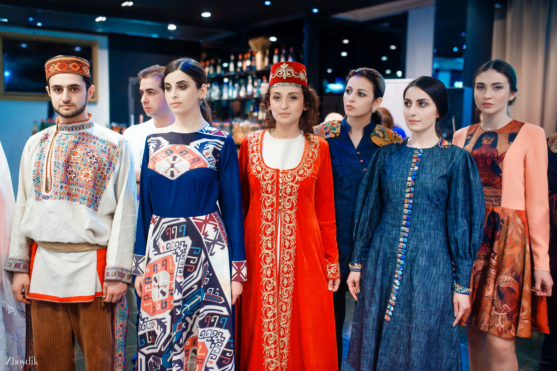 Одежда в ереване. Армянский национальный костюм. Национальная одежда армян. Национальная одежда Армении. Армянская одежда мужская.