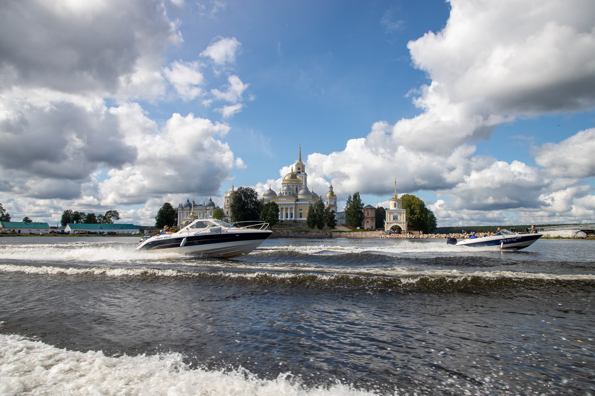 Прогулки по Селигеру на катерах