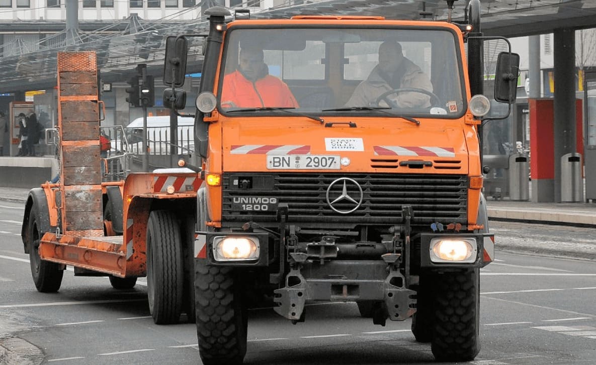 Эвакуатор Mercedes Benz Unimog 1200