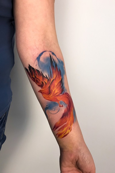 татуировка феникс на руке