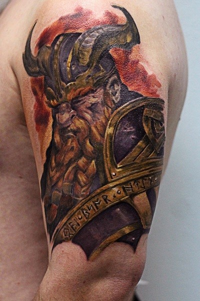 татуировка на плече викинг Новосибирск